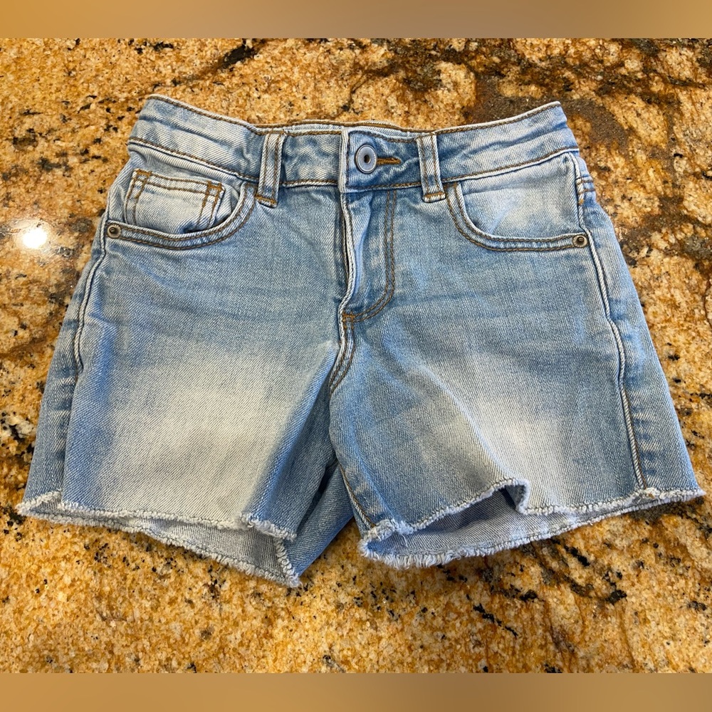Zara girls EUC Denim Shorts size 5 Raw Hem
